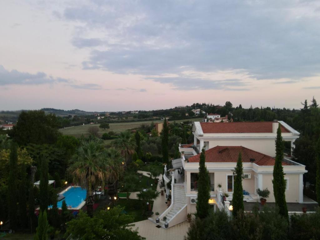 Villa Elena Peraía المظهر الخارجي الصورة