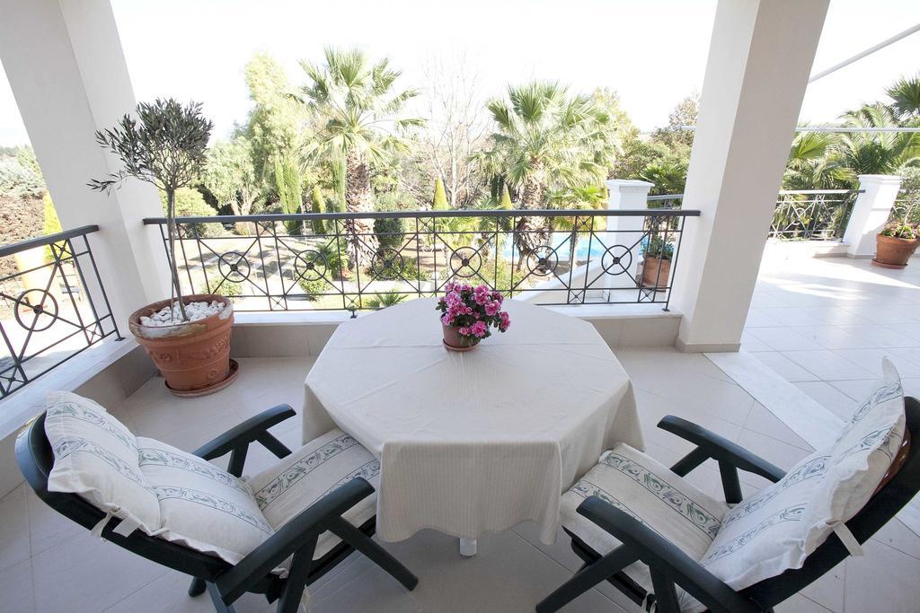 Villa Elena Peraía المظهر الخارجي الصورة